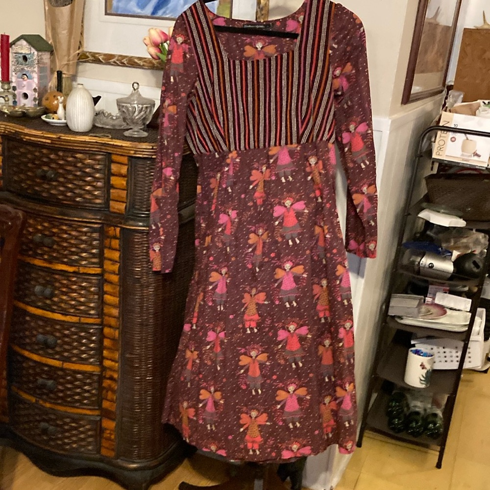 Gudrun Sjoden sz L maroon, pink, and orange flying woman dress.
